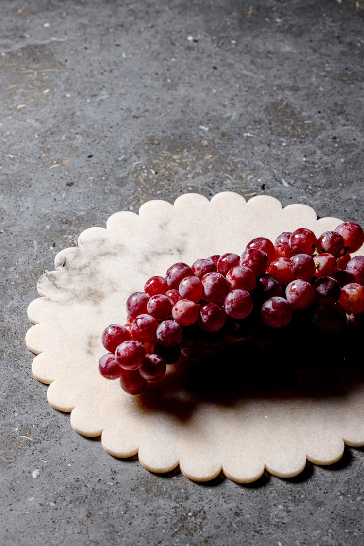 Scalloped Round Plate - Large